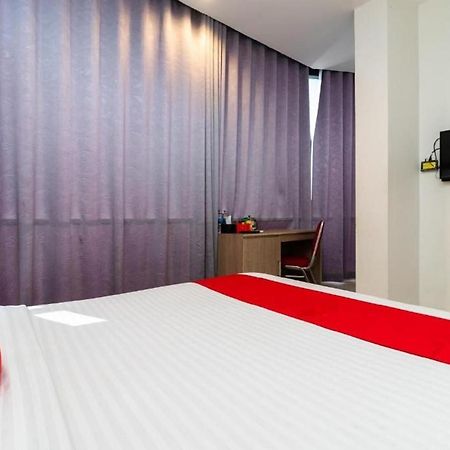 Hotel Domino Палембанг Екстер'єр фото